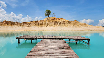 民丹岛沙漠蓝湖