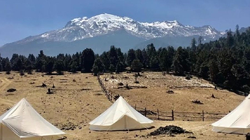 繁星glamping哈巴雪山营地