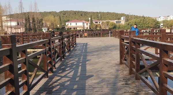 龙潭湖公园-亲水平台