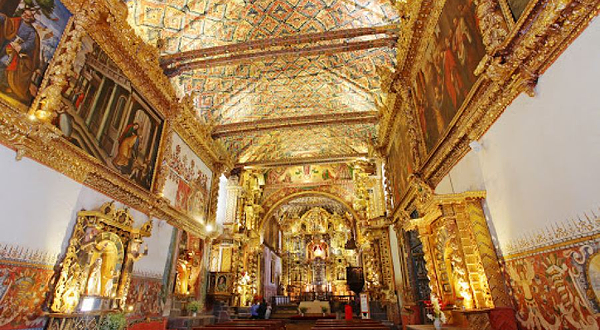 安达瓦伊利亚斯使徒圣彼得教堂