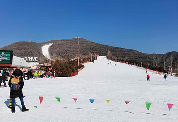 北京军都山滑雪场第 47 张图片