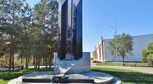 Pamyatnik Geroyam Likvidatoram Na Chernobyl'skoy Aes