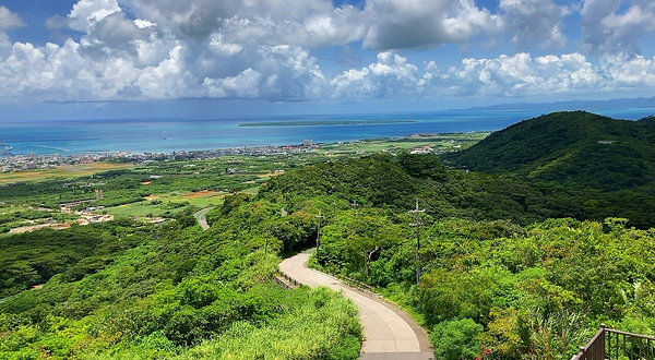 エメラルドの海を見る展望台 駐車場