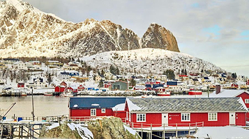Reine's wooden bridge view point