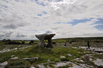 Poulnabrone Dolmen第 4 张图片