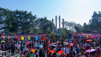 西山乡目瑙纵歌文化园