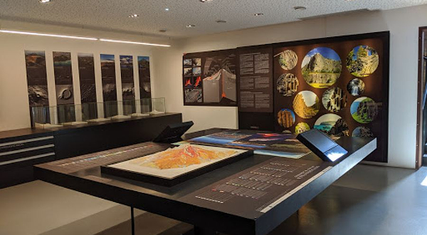 凯梅内斯火山公园