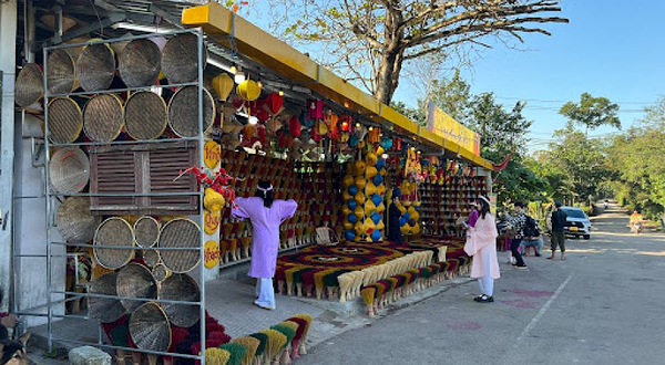 Làng Hương Huế - Tiệm Hương Việt