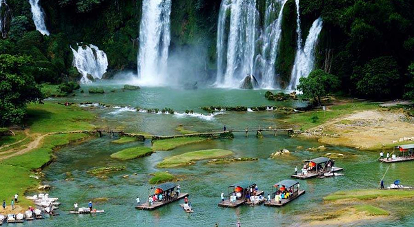 竹排游客上落点