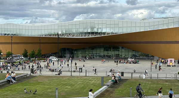 赫尔辛基颂歌中央图书馆