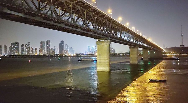 抢渡运动员集结处