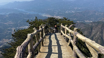 哲人峰第 1 张图片