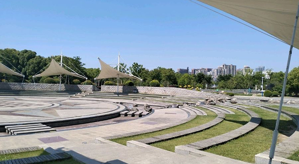 翡翠湖风景区-水上舞台