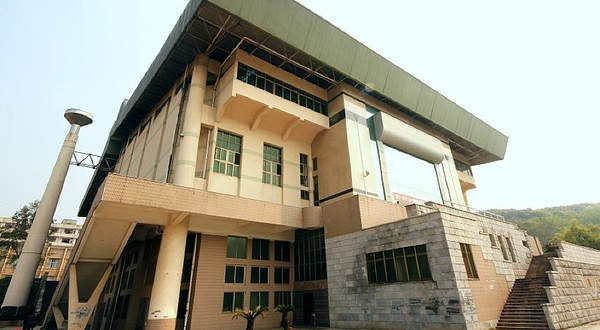 湖南大学体育馆