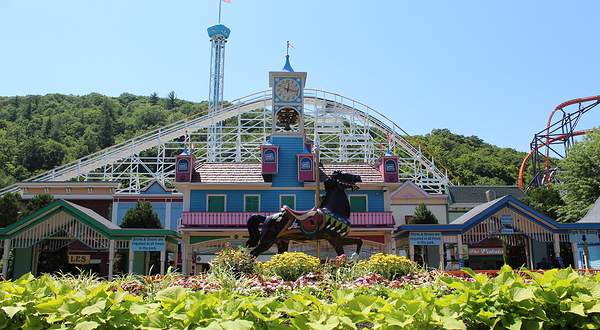 Lake Compounce Amusement & Water Park
