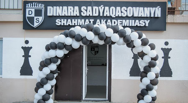 Akademiya Shakhmat Dinary Saduakasovoy