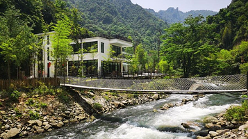 金洞三公垒瀑布