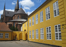 罗斯基勒现代美术馆