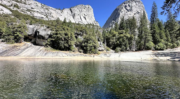 Lower Yosemite Falls Trailhead