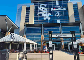 美国行动通讯球场