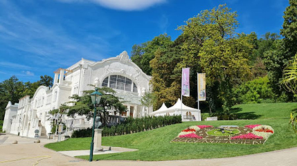 Blumenuhr im Kurpark Baden第 1 张图片