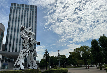 实物大《机动战士高达》独角兽立像第 9 张图片
