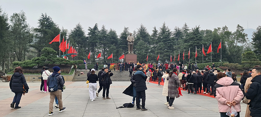 毛泽东铜像第 6 张图片