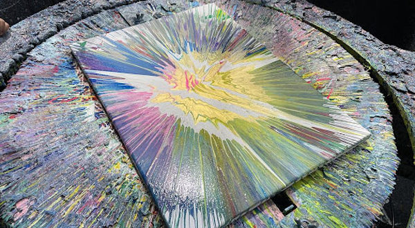 新加坡 Spin Paint House 旋转绘画屋