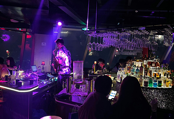 苏丝的天空高空酒吧Suzie's Sky Bar第 8 张图片