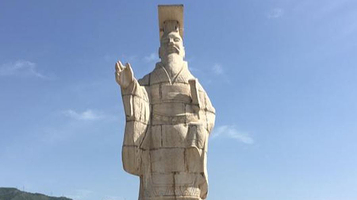 秦始皇雕像