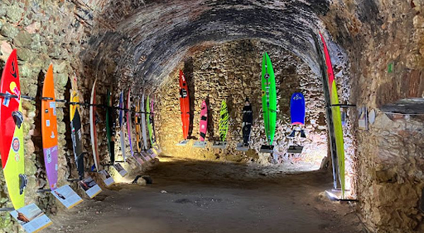 纳扎雷海浪观景点