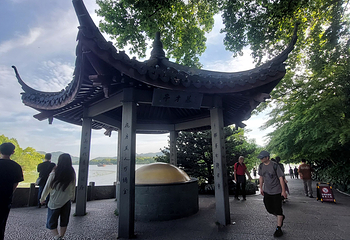 西湖观光游览车第 39 张图片