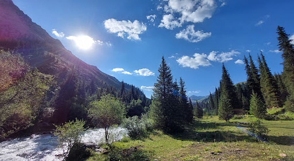 Gora U Vodopada Tekes