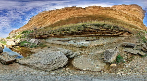 Tamshaly. Ledder entrance. Canyon. Тамшалы. Спуск по лестнице.