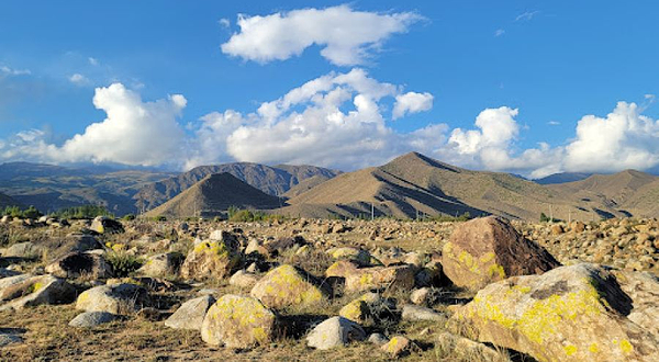 Küngöy Ala-Too Range