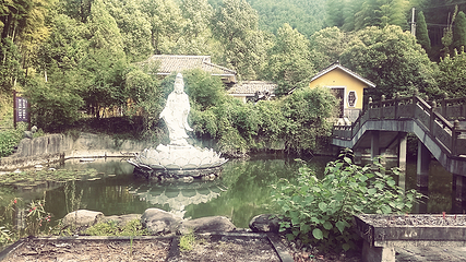 安吉余村荷花山峡谷漂流第 25 张图片