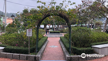 恩尼斯总统前地