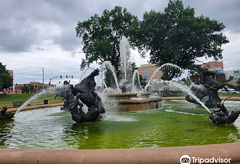 J.C. Nichols Memorial Fountain第 3 张图片