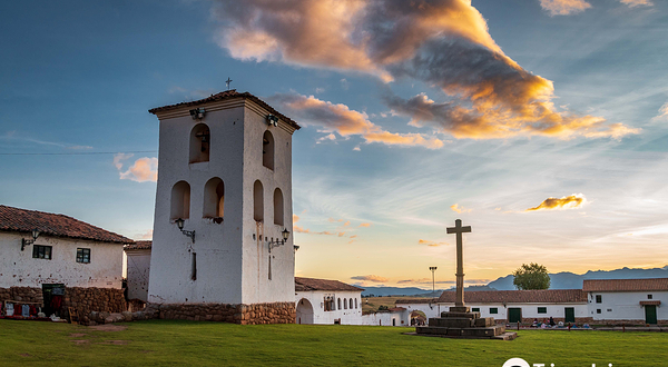 Iglesia Colonial de Chinchero