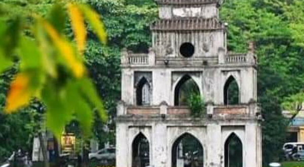 Hoan Kiem Lake Walking Street