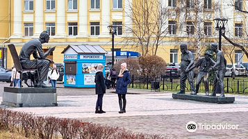 莱昂奈德.盖带雕塑