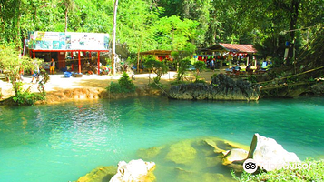 坦普坎溶洞&蓝色泻湖