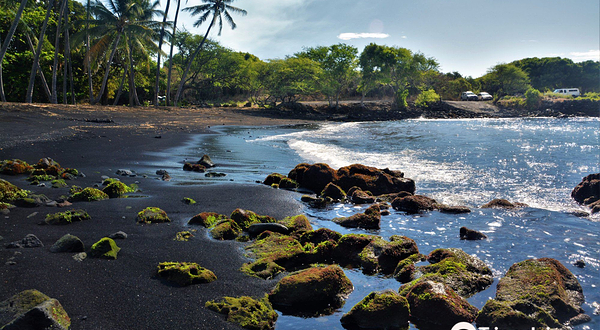 普纳鲁吾黑沙海滩