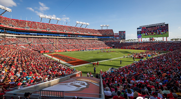 雷蒙德詹姆斯体育场