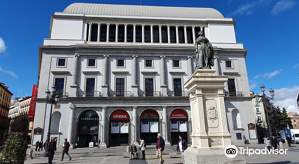 伊莎贝尔二世雕像