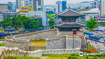 Dongdaemun Seonggwak Park