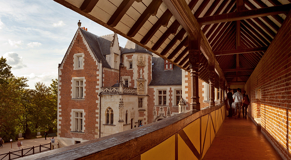 克劳斯·吕斯城堡