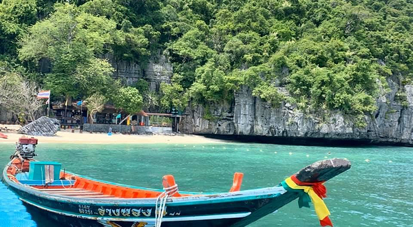 Blue Lagoon (Emerald Lake)