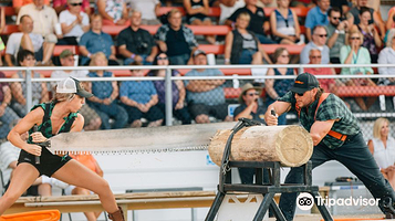 Paula Deen's Lumberjack Feud Supper Show