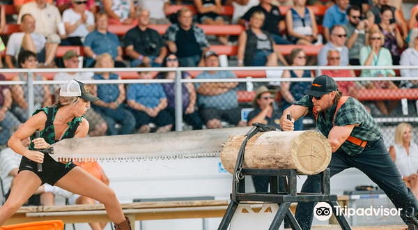 Paula Deen's Lumberjack Feud Supper Show